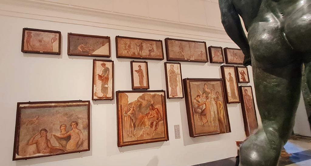 Herculaneum Augusteum. April 2023. Paintings on side wall.
On display in “Campania Romana” gallery in Naples Archaeological Museum. Photo courtesy of Giuseppe Ciaramella.