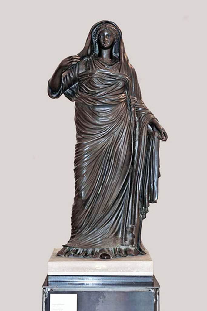 Herculaneum Augusteum or Theatre. Antonia Minore, with head covered.
Now in Naples Archaeological Museum. Inventory number 5612.