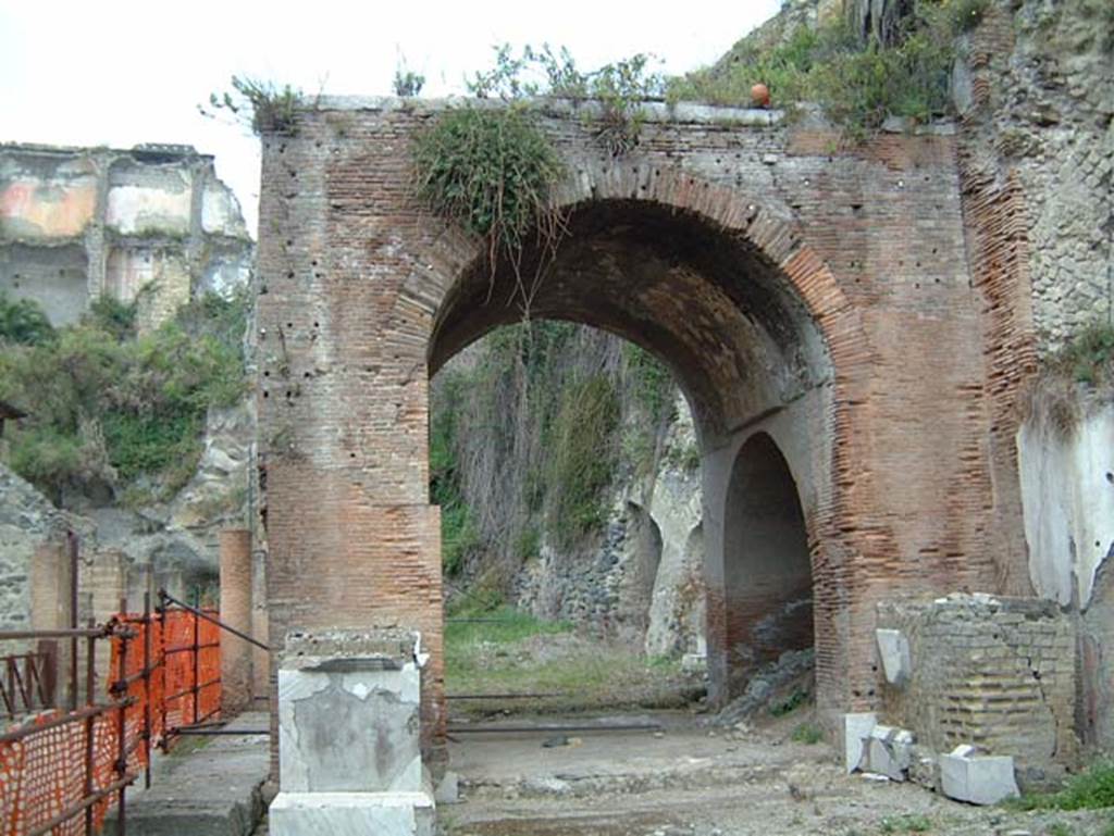 Herculaneum, May 2001. Looking west on Decumanus Maximus towards east side of the arch of the Augusteum/Basilica. Photo courtesy of Current Archaeology.