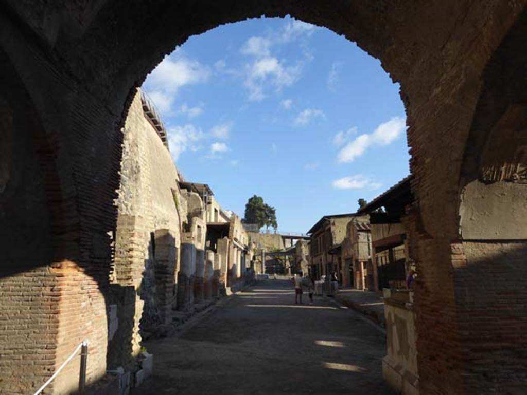 Herculaneum, September 2015. Looking east from four-sided Arch, along the Decumanus Maximus. Photo courtesy of Michael Binns.