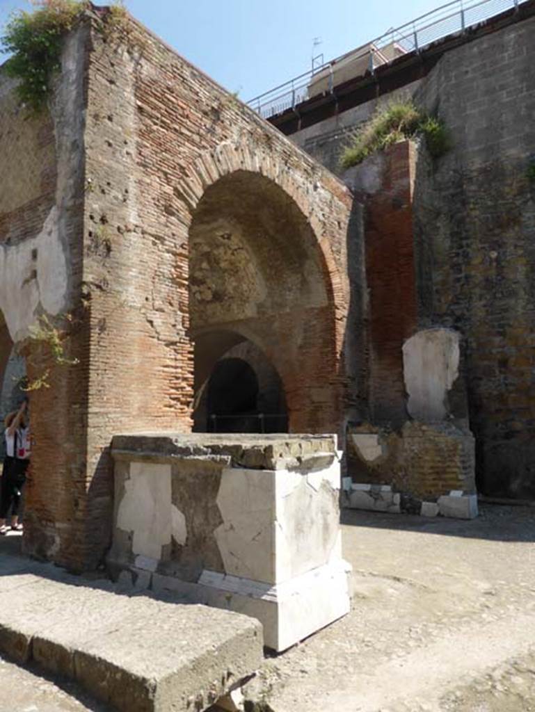 Herculaneum, June 2014. Looking north at two statue bases on east side of arch.
Photo courtesy of Michael Binns.