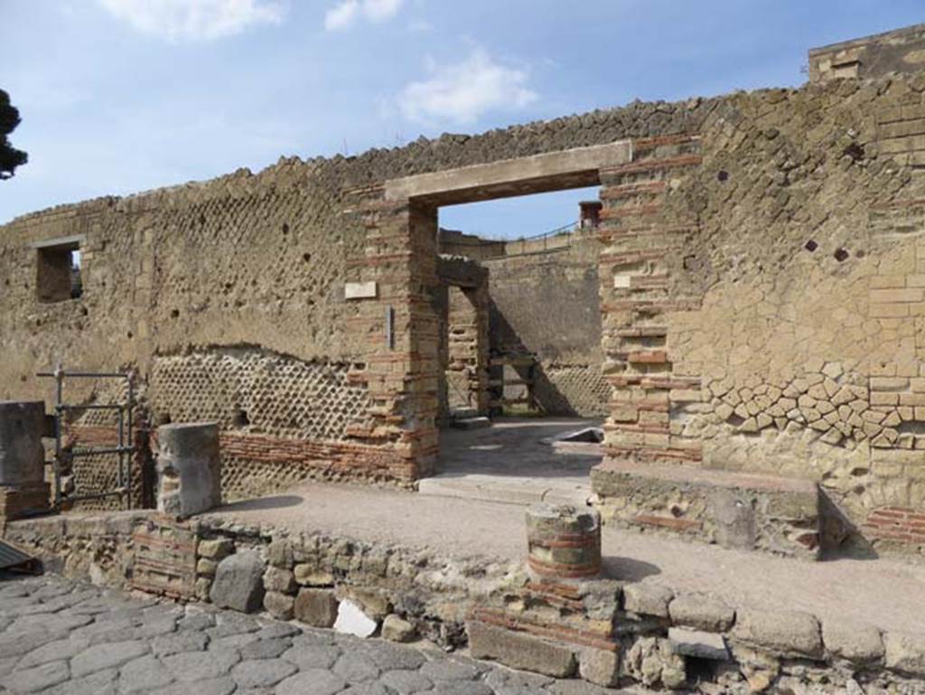 II.1 Herculaneum, October 2014. Looking south-west towards the doorway to Casa di Aristide. Photo courtesy of Michael Binns.
