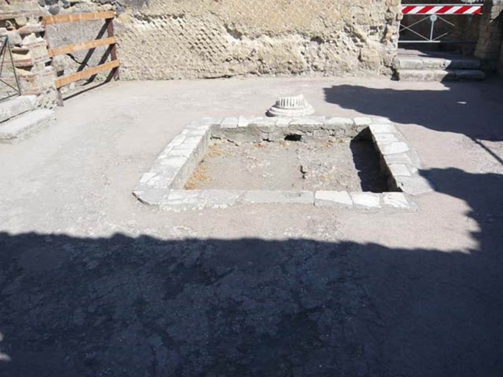 II.1 Herculaneum, August 2013. Looking west across impluvium in atrium.  Photo courtesy of Buzz Ferebee.
