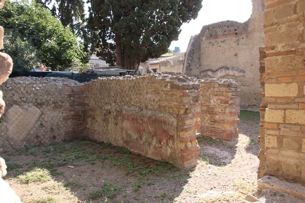 II.2 Herculaneum, September 2021. 
Looking north-east from oecus towards doorway to corridor/room, and across to doorway to triclinium/exedra, on right. 
Photo courtesy of Klaus Heese.
