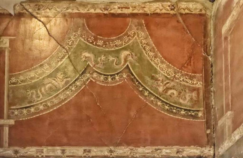 III,11 Herculaneum, April 2018. Room 8, upper east wall in south-east corner. Photo courtesy of Ian Lycett-King.  Use is subject to Creative Commons Attribution-NonCommercial License v.4 International.

