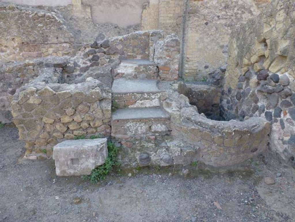 III, 19/18/1, Herculaneum. October 2012. Room 32, looking south in room on north-east side near Cardo IV Inferiore. Photo courtesy of Michael Binns.

