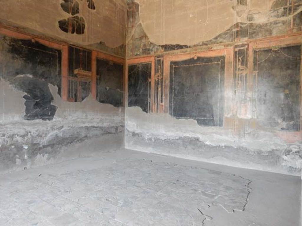 IV.21, Herculaneum. May 2018. Looking towards north-west corner of triclinium 5. Photo courtesy of Buzz Ferebee. 

