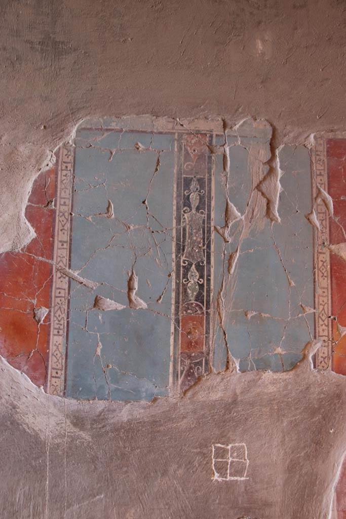 IV.21, Herculaneum. October 2020. 
Cryptoporticus 29, detail of painted decoration on west wall. Photo courtesy of Klaus Heese.

