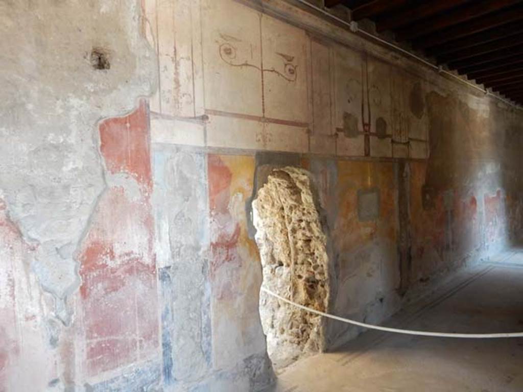 IV.21, Herculaneum. May 2018. Cryptoporticus 31, looking north along west wall. Photo courtesy of Buzz Ferebee. 