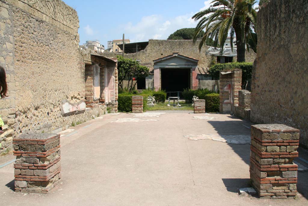 IV.21, Herculaneum, April 2011. Room 15, looking north towards garden area, from Cryptoporticus 30. 
Photo courtesy of Klaus Heese. 
