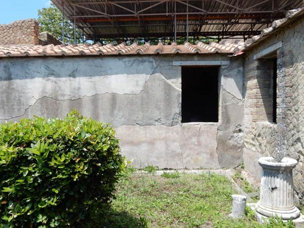 IV.21, Herculaneum. May 2018. Garden 32, looking west towards north-west corner and windows from Cryptoporticus.
Photo courtesy of Buzz Ferebee. 
