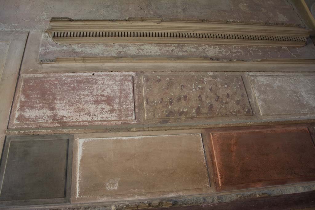 V.1 Herculaneum. March 2019. Looking towards upper north wall of entrance corridor, at west end.
Foto Annette Haug, ERC Grant 681269 DÉCOR.
