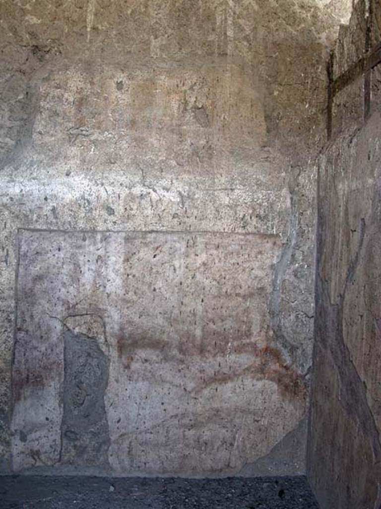 V.7/6, Herculaneum. September 2003. Upper room, looking towards east wall and south-east corner. 
Photo courtesy of Nicolas Monteix.
