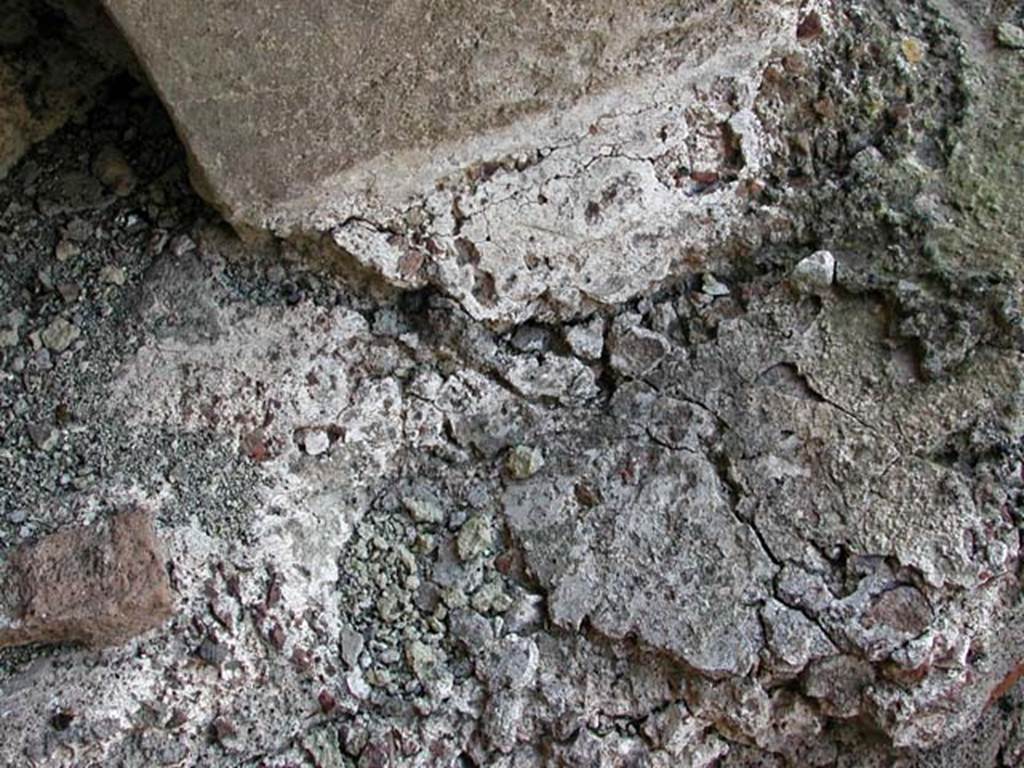V.7/6, Herculaneum. September 2003. Upper room d, detail of flooring. Photo courtesy of Nicolas Monteix.