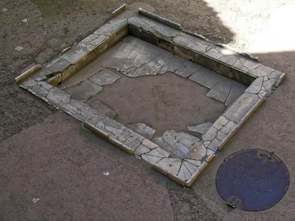 An old stone building

Description generated with high confidence