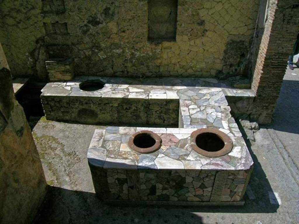 V.10, Herculaneum. May 2006. Looking west above shop-room. Photo courtesy of Nicolas Monteix.

