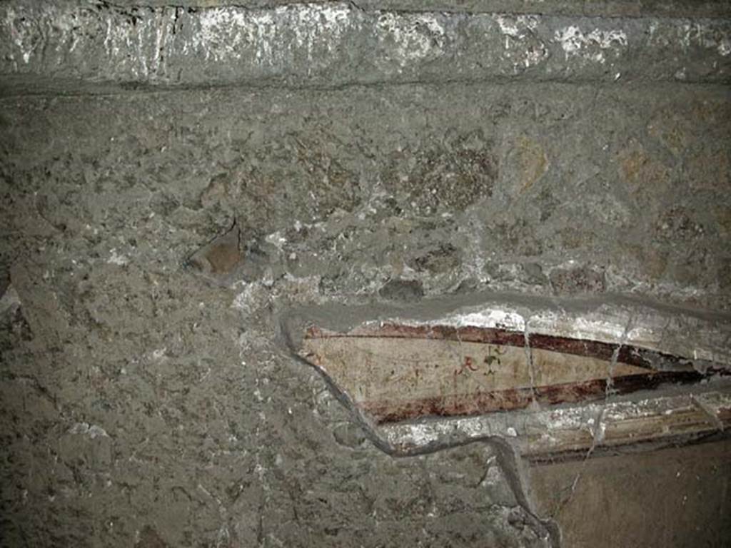 V.15, Herculaneum. September 2003. Room in north-west corner of atrium. Outline of vaulted ceiling in north -west corner.
Photo courtesy of Nicolas Monteix.
