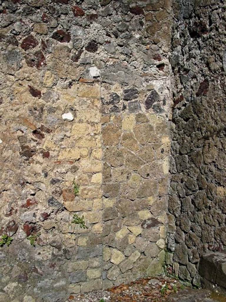 V.33, Herculaneum. May 2003. Room 4, looking towards west wall and north-west corner. 
Photo courtesy of Nicolas Monteix.


