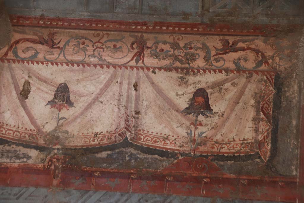 V.35 Herculaneum. October 2020. Diaeta 6, north end of west wall. Photo courtesy of Klaus Heese.