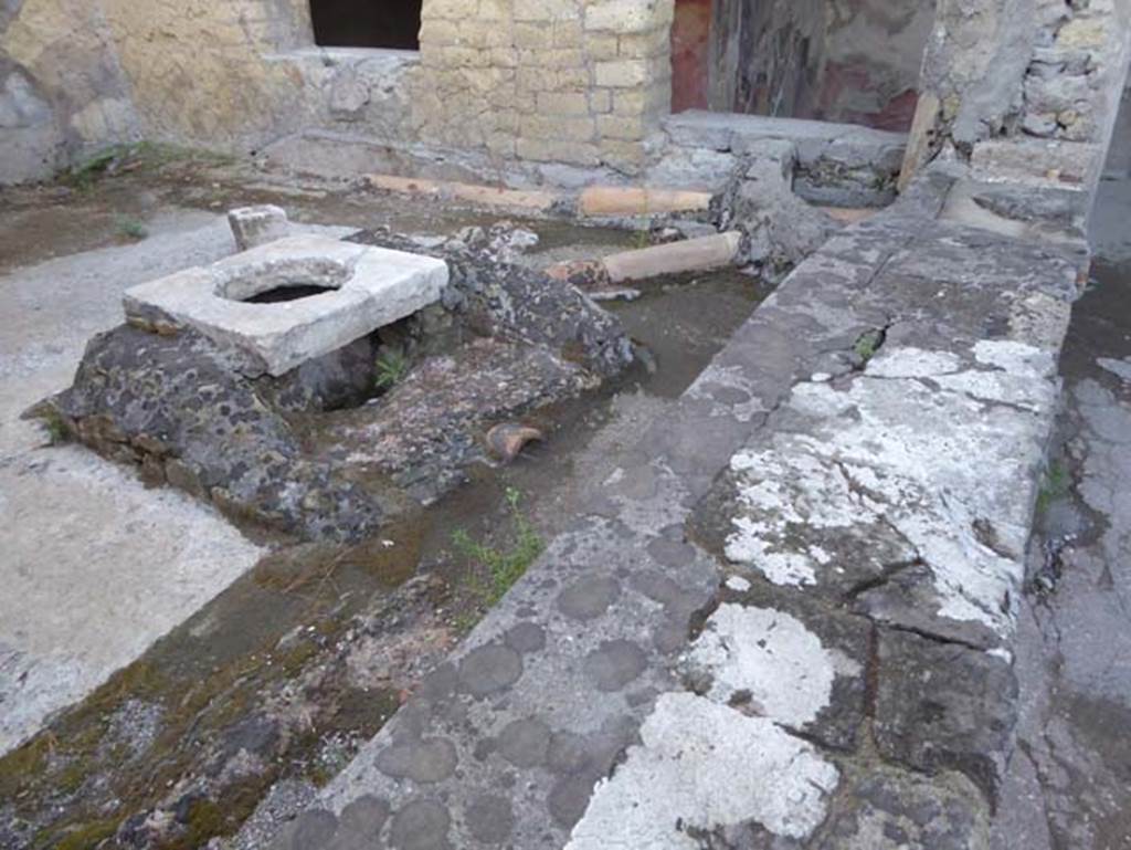 V. 35, Herculaneum, September 2015. Looking south-west across courtyard 12. Photo courtesy of Michael Binns.