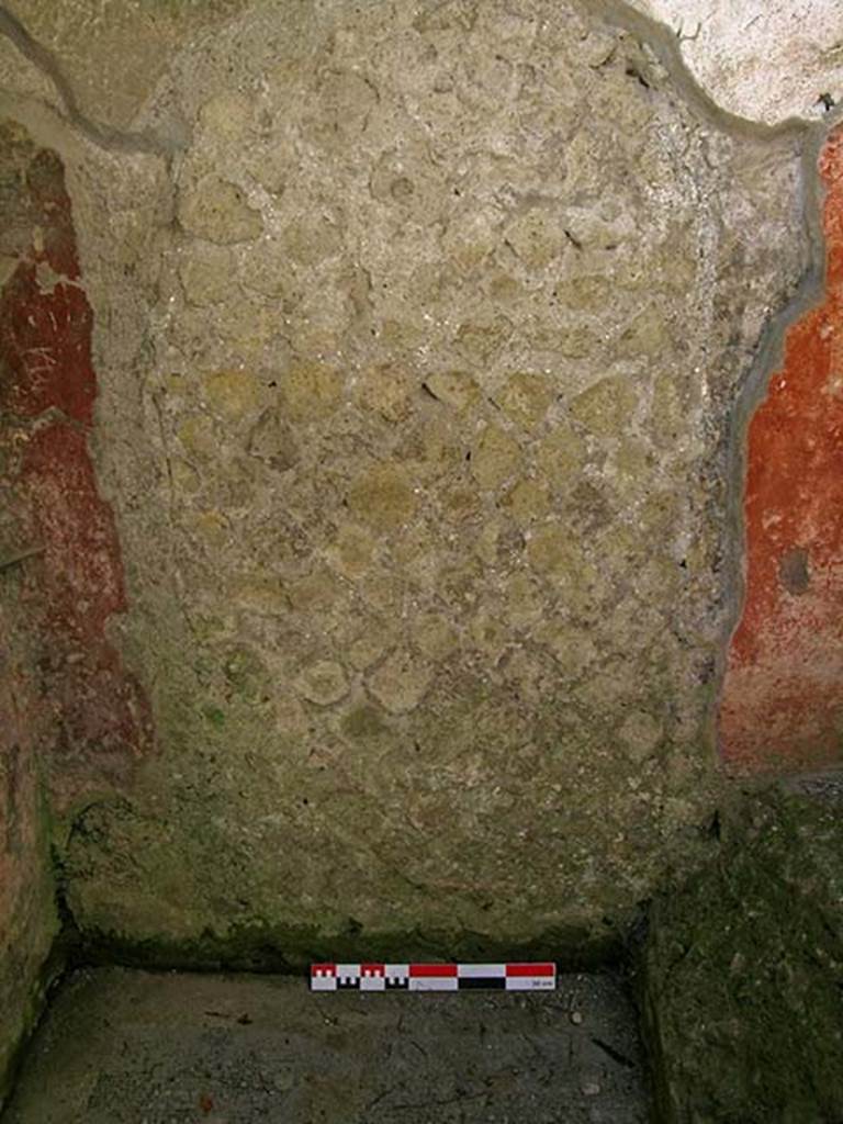 VI.9, Herculaneum. May 2006. 
Looking towards south wall, originally with doorway into womens apodyterium. 
Photo courtesy of Nicolas Monteix.
