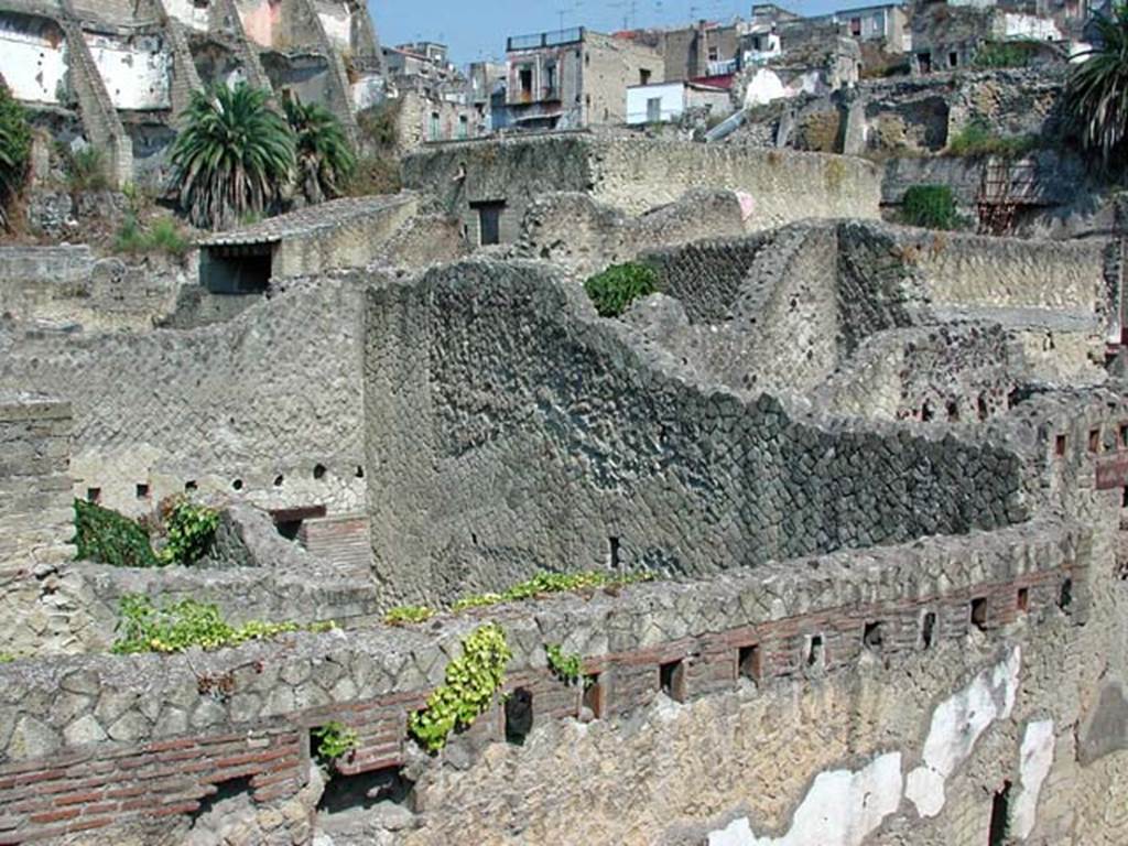 VI.9 Herculaneum on left, and VI.10 on right. September 2003. Looking north-west across upper floor area.
Photo courtesy of Nicolas Monteix.

