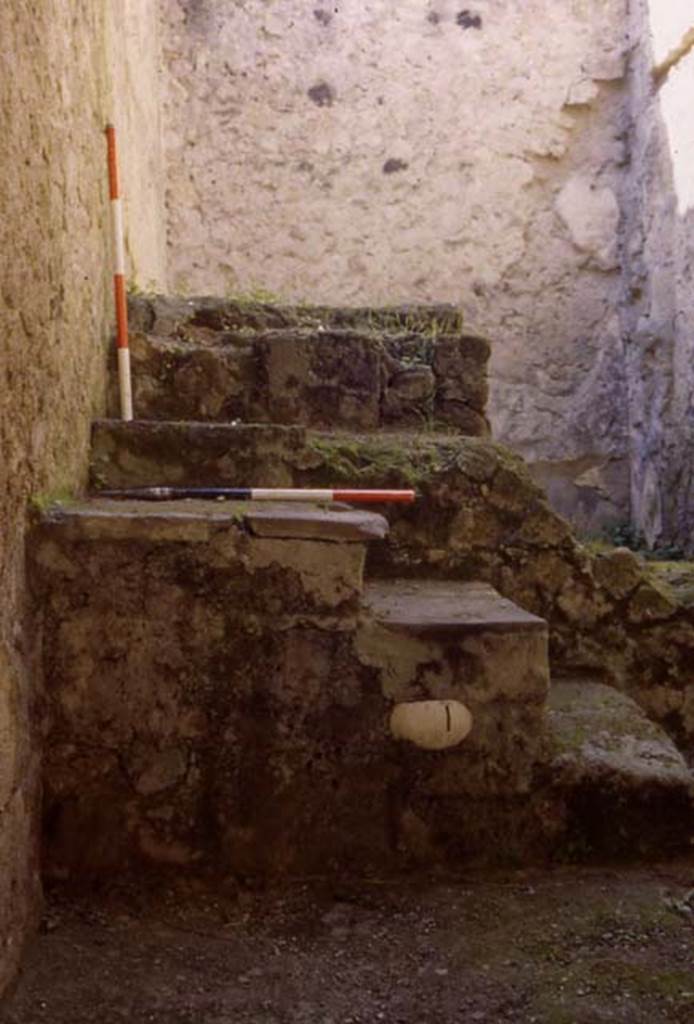 VI.12, Herculaneum. Not dated. Detail of stairs to upper floor.  Photo courtesy of Nicolas Monteix.
