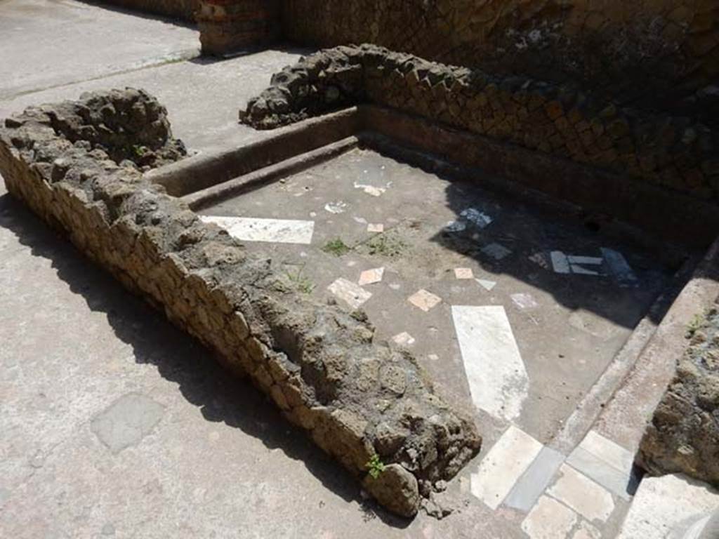 VI.29 Herculaneum. May 2018. Atrium 9, the second atrium, looking south-east across impluvium. Photo courtesy of Buzz Ferebee.