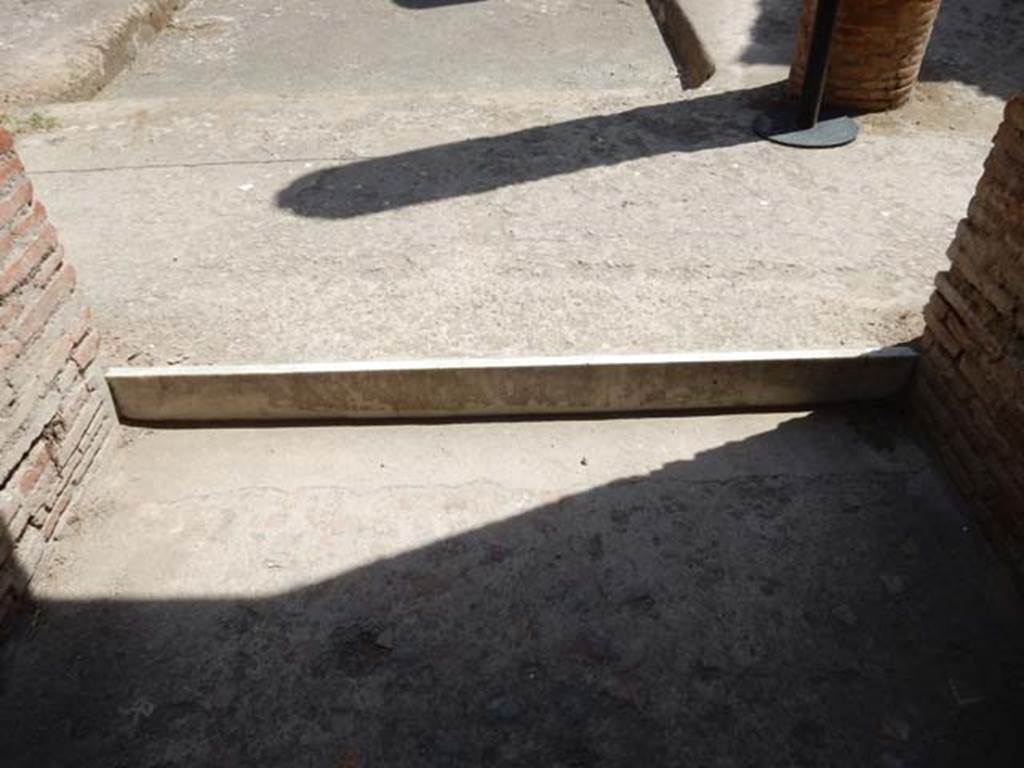 VI.29, Herculaneum. May 2018. East end of entrance corridor, joining with floor of atrium 3. 
Photo courtesy of Buzz Ferebee.
