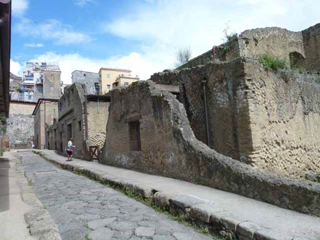 East side of Cardo III Superiore, looking north-east along Ins VI on right, between VI.30 and 31.