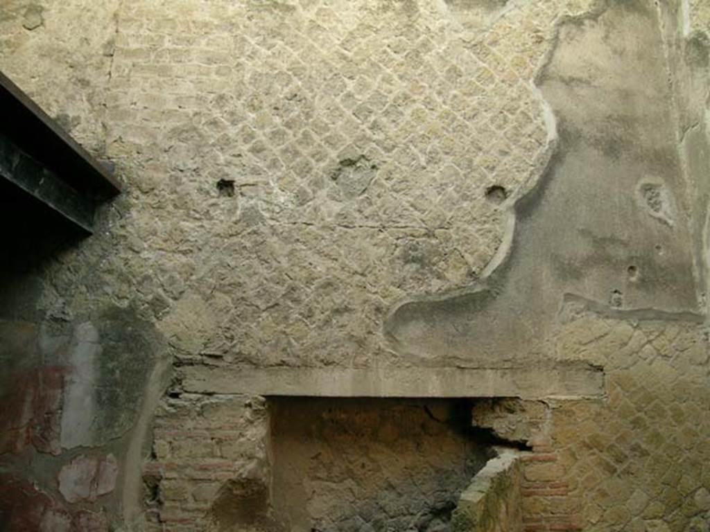 Ins Or II, 9, Herculaneum. December 2004. Detail from south wall of wine-shop. 
Photo courtesy of Nicolas Monteix.
