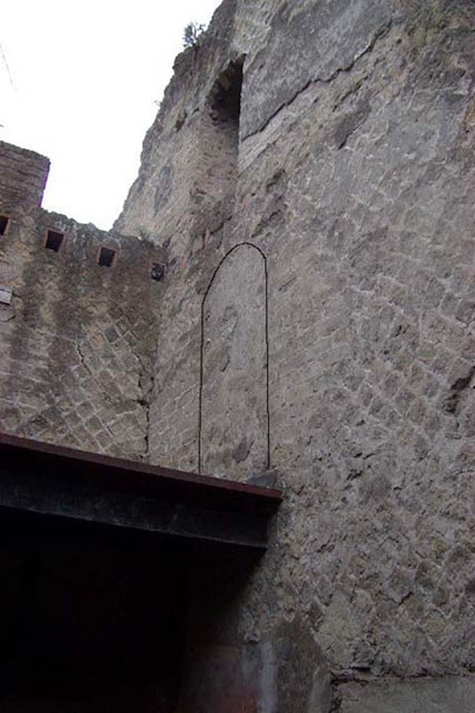 Ins Or II, 9, Herculaneum. January 2002. Upper floors in south-east corner. 
Photo courtesy of Nicolas Monteix.

