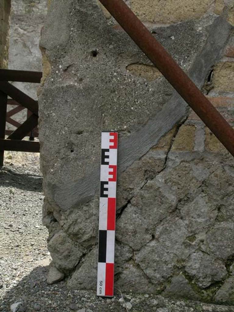 Ins Or II, 11, Herculaneum. June 2006. Detail from south side of doorway. 
Photo courtesy of Nicolas Monteix.


