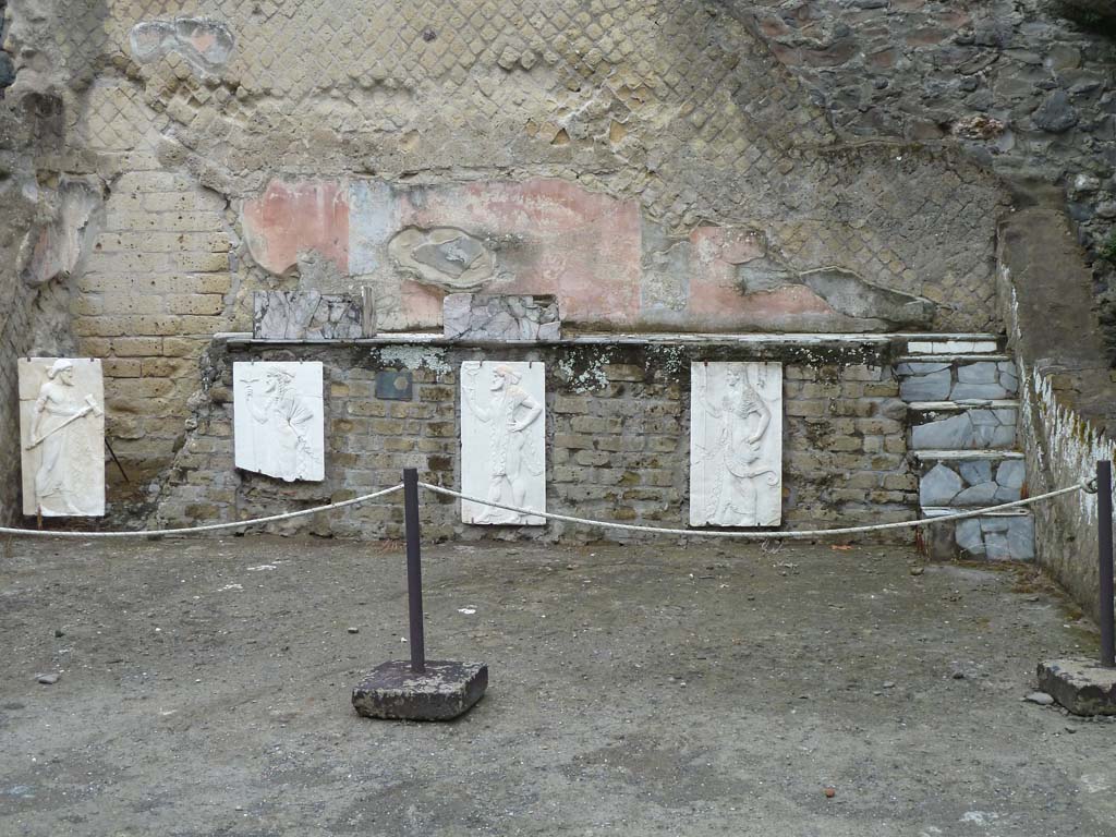 Herculaneum, September 2015.
Sacred Area terrace, looking towards north wall of the shrine of Four Gods. On the left the outline of the Bourbon tunnel can be seen.