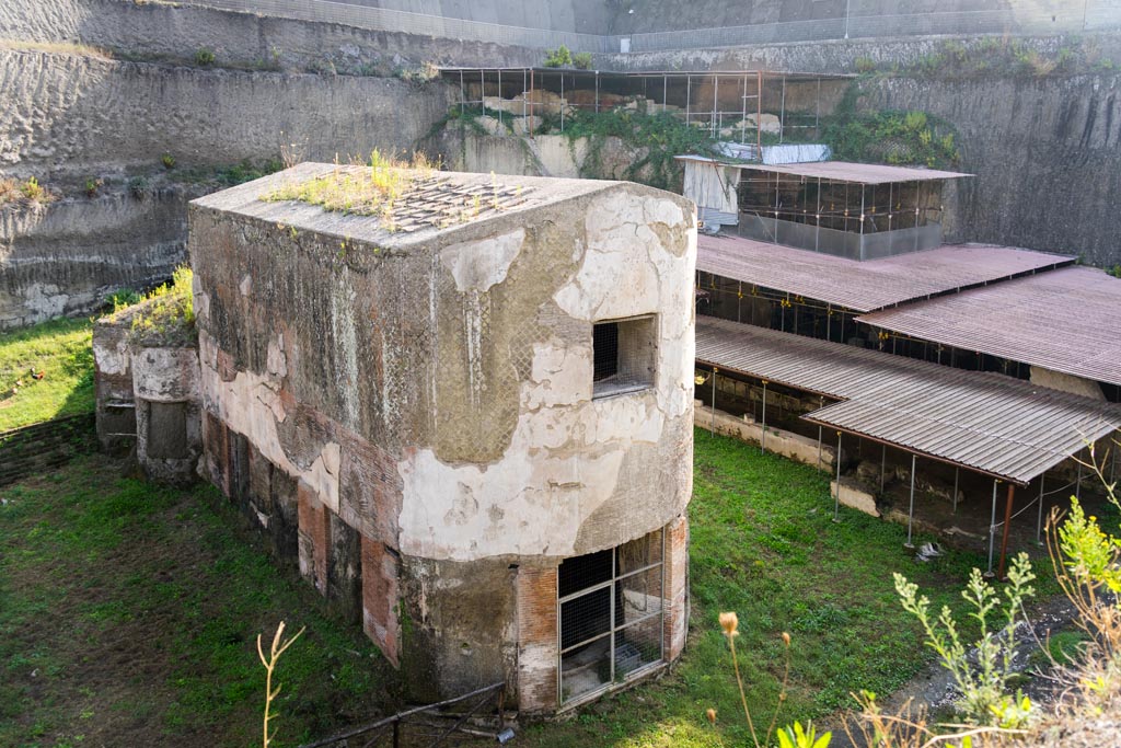 Herculaneum Villa dei Papiri. October 2023. 
Looking north towards baths complex, on left, and residential complex, on right. Photo courtesy of Johannes Eber. 
