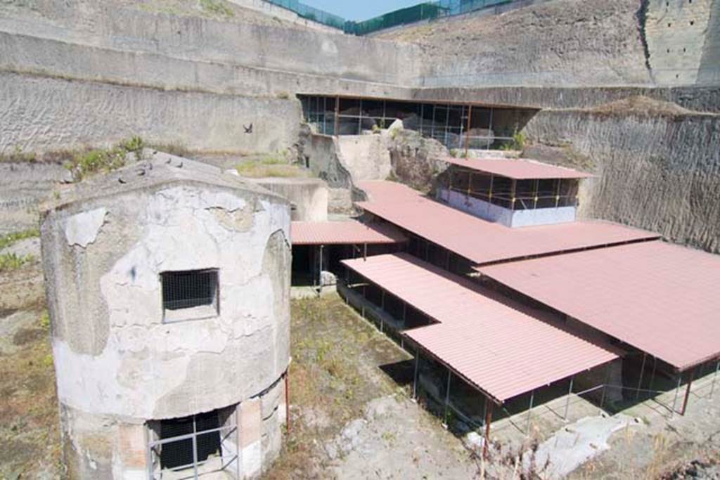Villa dei Papiri, Herculaneum. July 2010. 
Looking north towards baths complex, on left, and residential complex, on right.
Photo courtesy of Michael Binns.

