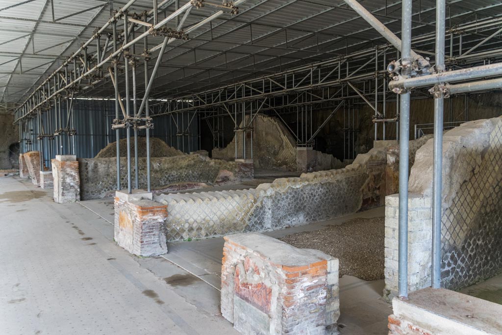 Herculaneum Villa dei Papiri. October 2023. 
Looking north-west from large loggia towards corridor (h), on right, next to oecus room (g). Photo courtesy of Johannes Eber. 
