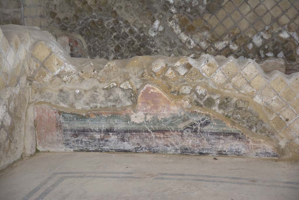 Villa dei Papiri, March 2019. Room (f), oecus, detail from north wall at west end. 
Foto Annette Haug, ERC Grant 681269 DÉCOR.
