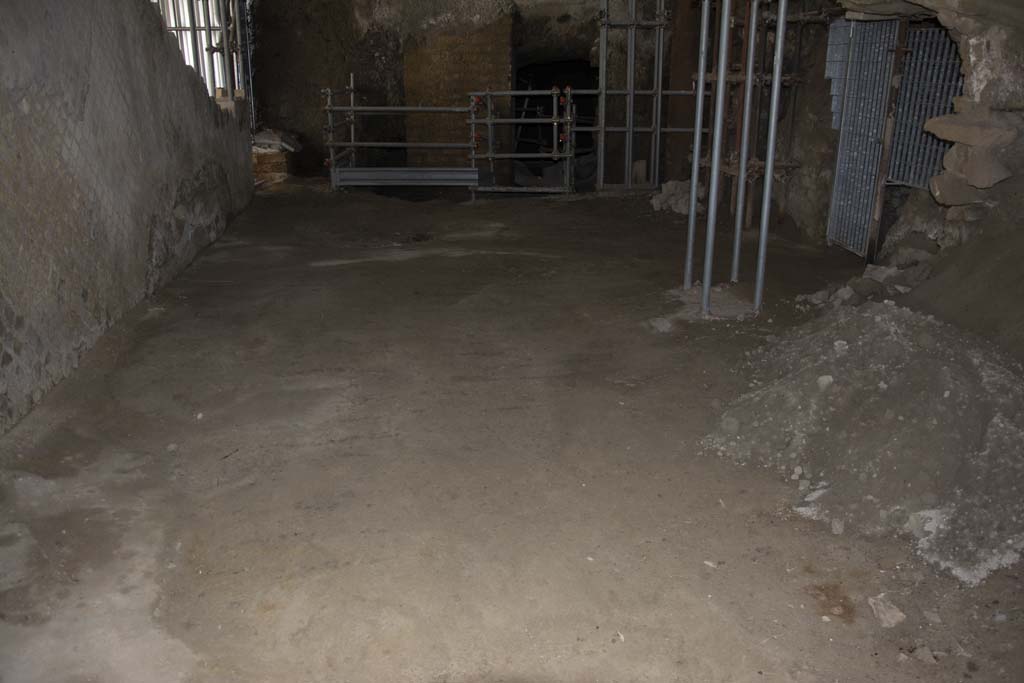 Villa dei Papiri, March 2019. Room (q), looking west from atrium.
Foto Annette Haug, ERC Grant 681269 DÉCOR.