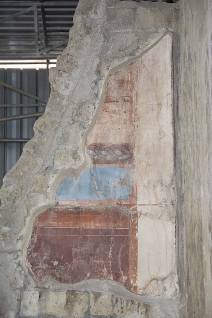Villa dei Papiri, March 2019. Room (d), detail from west wall at north end.
Foto Annette Haug, ERC Grant 681269 DÉCOR.