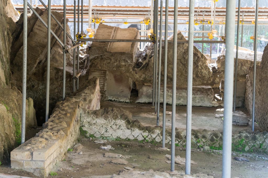 House of Dionysiac Reliefs, Herculaneum, seaside pavilion, October 2023.
Looking east towards collapsed room (e). Photo courtesy of Johannes Eber.